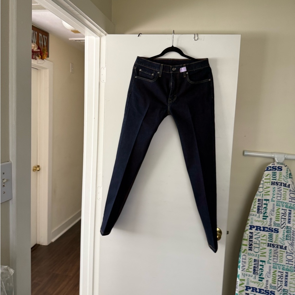 Levi's Men's Straight Jeans in Dark Blue